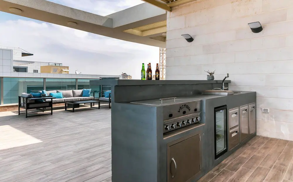 מטבח חוץ למרפסת