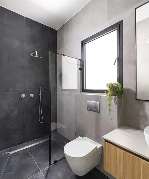 חדר רחצה הורים בעיצוב מודרני