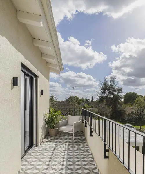 מרפסת חדר עבודה בקומה 2