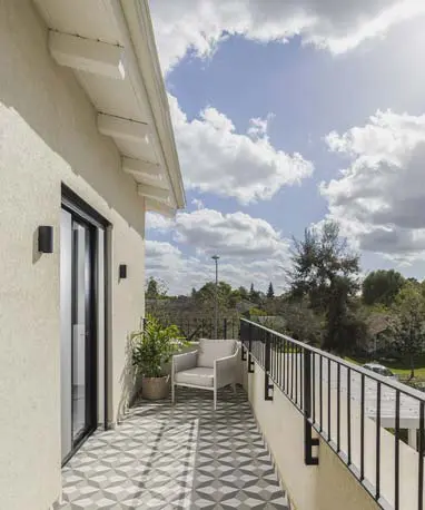 מרפסת חדר עבודה בקומה 2