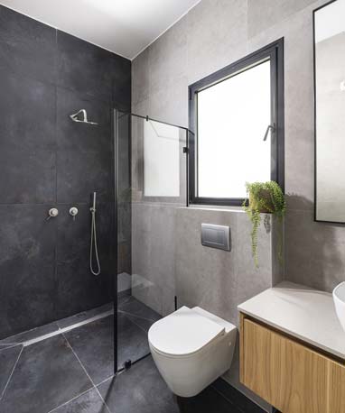 חדר רחצה הורים בעיצוב מודרני